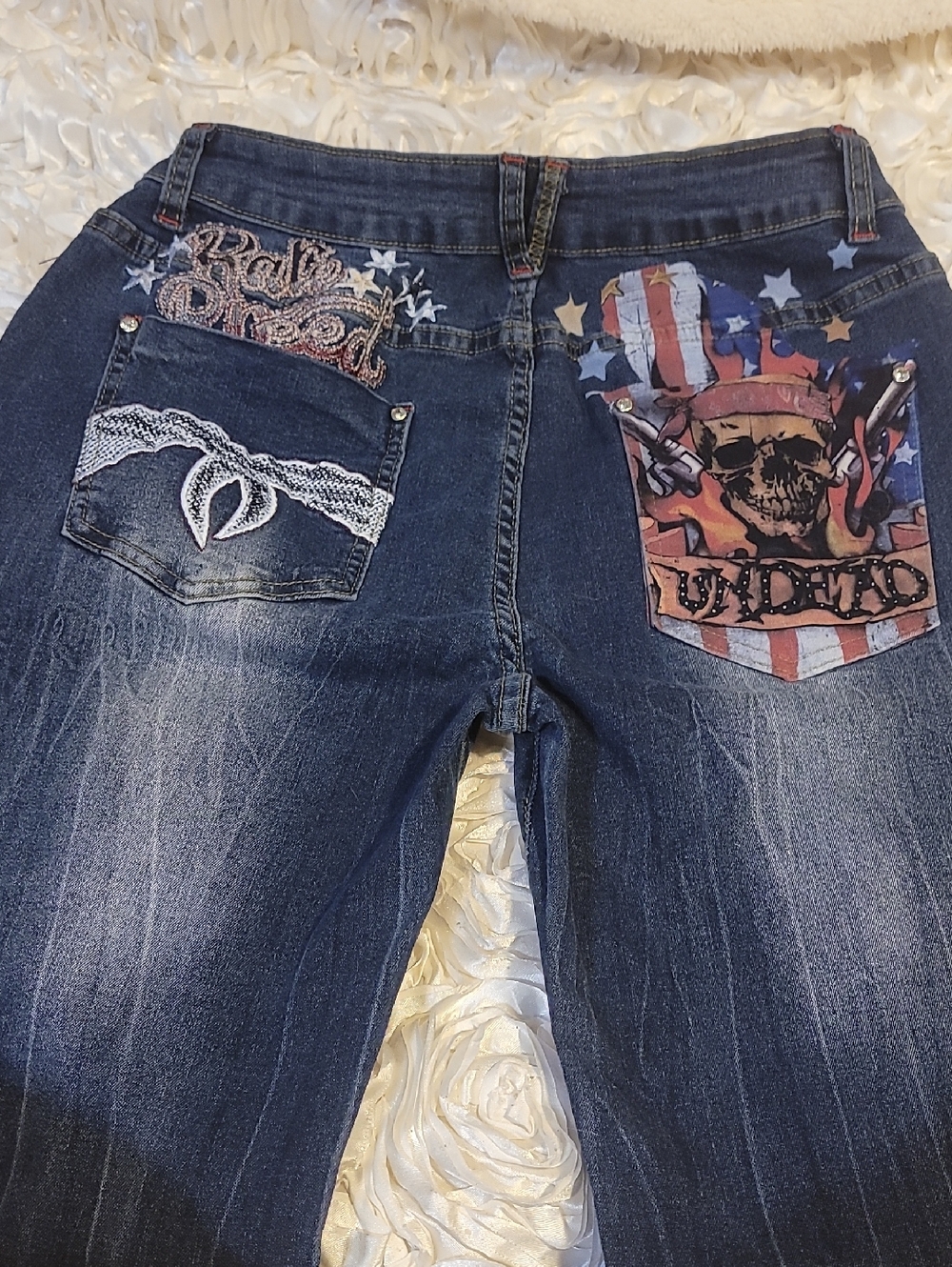 Romwe Denim Jeans Distressed Graphics - Sz Large